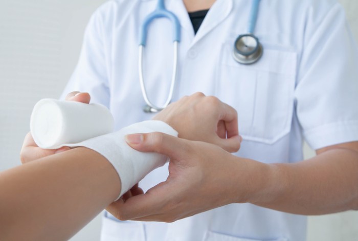 Hyperpathia hyperalgesia and hypersensitivity