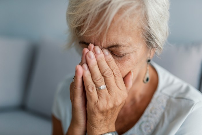 Should i take xiidra or restasis to treat dry eye